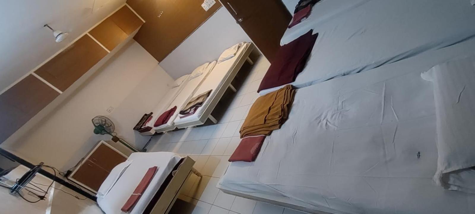 Hotel Tulsi Vadodara Bagian luar foto