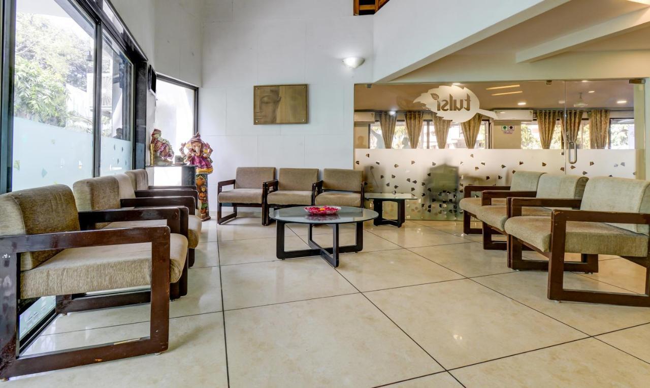 Hotel Tulsi Vadodara Bagian luar foto